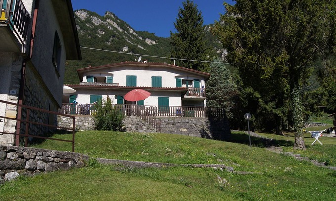 Idro Apartment | Directly on the lake with terrace and two bedrooms