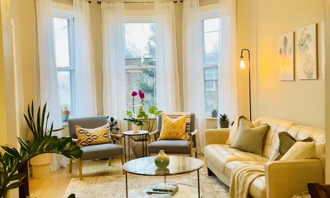 Avondale Apartment | Discover and Experience the Ultimate Stay in Logan Square/Avondale's Retreat