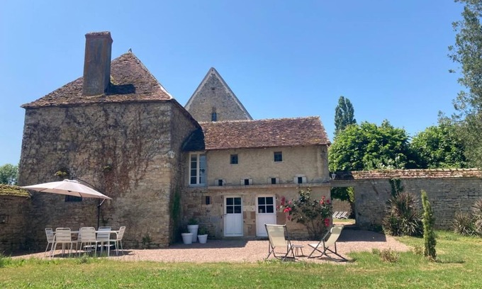 Rouy Other | Discover castle life, rent the blue house!