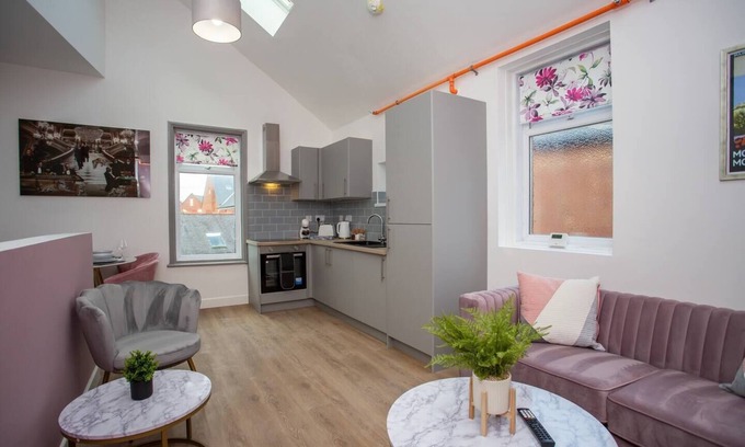 Whitley Bay Apartment | Discover coastal comfort in our 2-bedroom apartment on North Parade Street, Whitley Bay