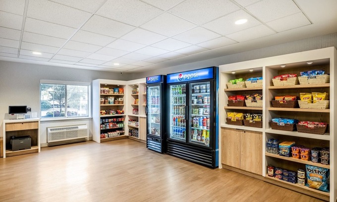 Exchange Place North Hotel | Discover J. Owen Grundy Park! Four Modern Units, Free Local Shuttle, Parking