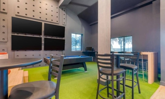 Wesley Chapel Hotel | Discover Peaceful Comfort Steps from The Grove's Vibrant Scene! w/Outdoor Pool!