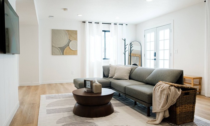 Littleton Apartment | Discover the Best of Littleton and Red Rocks