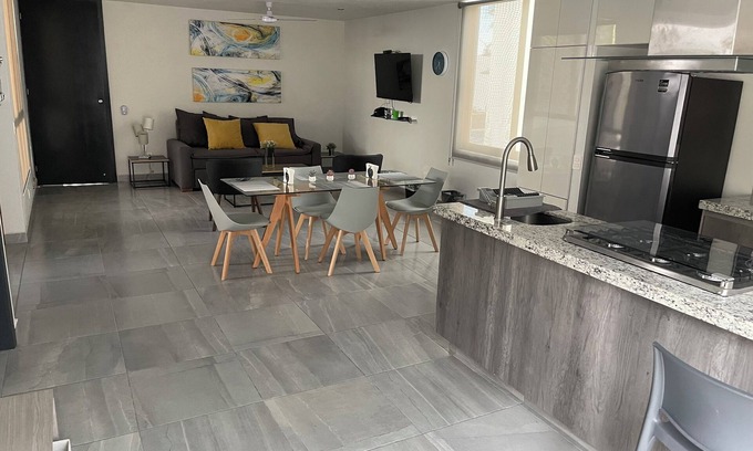 Raquet Club House | Discover the perfect getaway at our lakeside home within a gated community