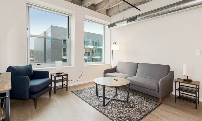 Crossroads Arts District Condo | Discover the Perfect Blend of Comfort and Class at Our Upscale Stay 413