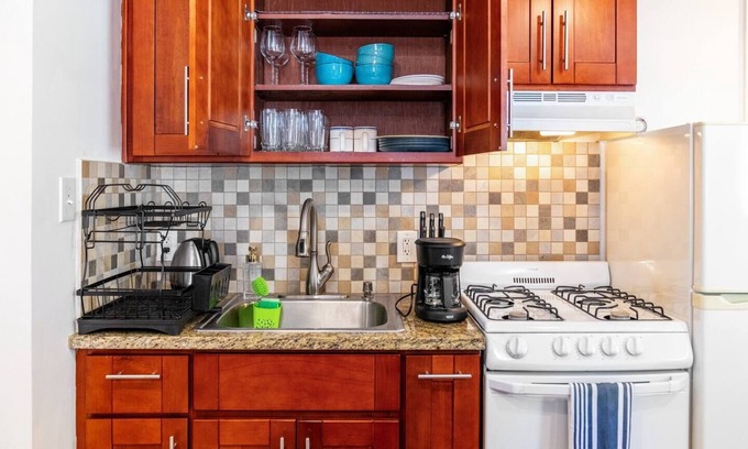 Oakland Apartment | Discover this charming residence in the heart of Oakland, CA