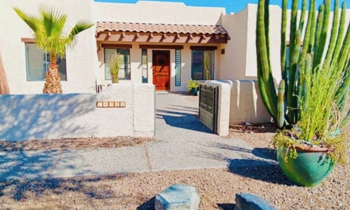 Fountain Hills House | Discover tranquility in Fountain Hills resort style desert oasis.