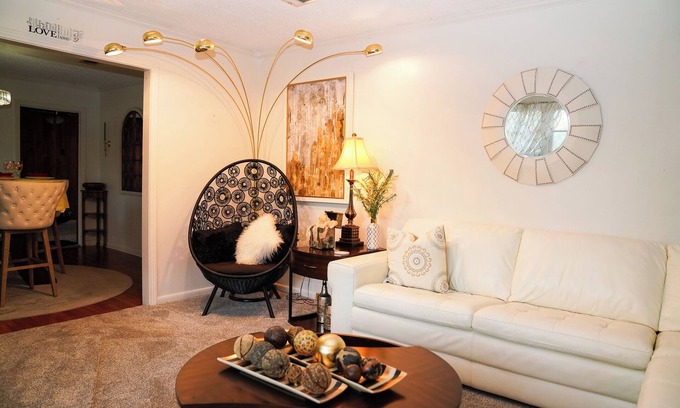 Milton House | Discover Your Cozy Comfort in Historic Downtown Milton, Florida & River Walk