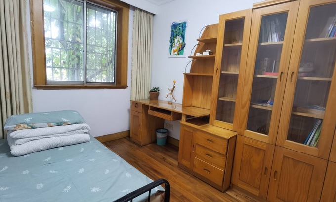 Downtown Shanghai Apartment | discovering SH Sunny subway apartment in downtown