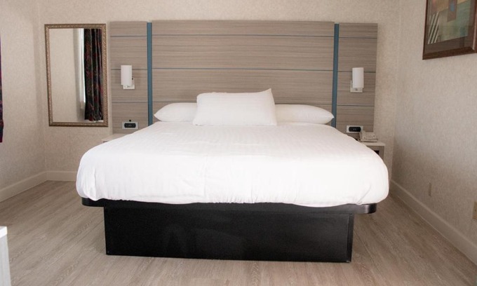 Hayward Hotel | Discovery Inn