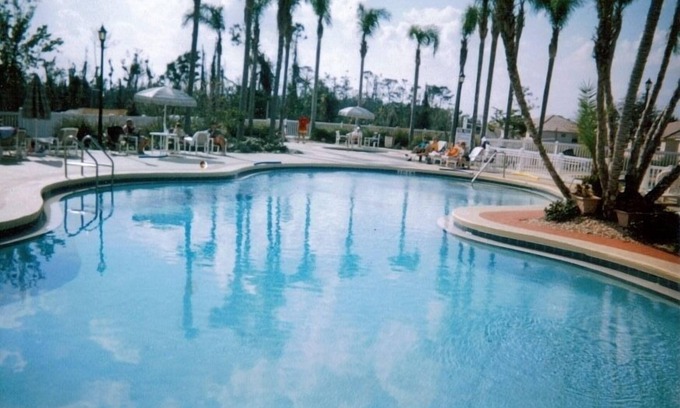 Fedhaven House | Disney's attractions while staying at an affordable resort and pet friendly!