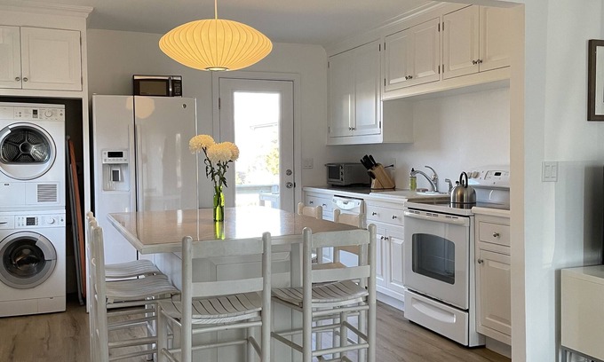 Montauk Cottage | Ditch Plains Beach Cottage- Walk to Beach