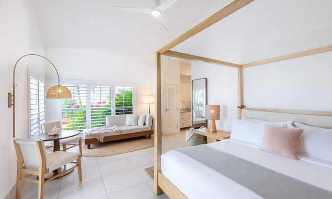 Islamorada House | Dive Into Your Dream Vacation! Beachfront, Outdoor Pool, Near Hurricane Monument