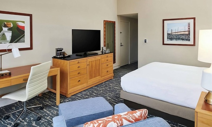 Berkeley Hotel | Dive Into Your Dream Vacation! Pets Allowed, Balcony, Indoor Swimming Pool!