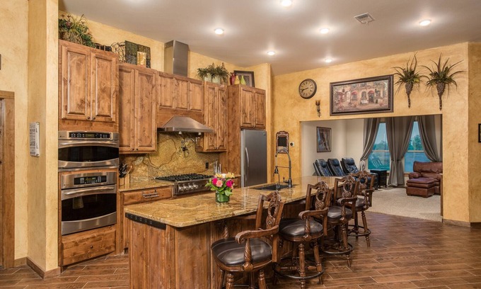 San Angelo House | Divided Find Ranch Guest House, 1650 Acres, 12 miles west of San Angelo, TX