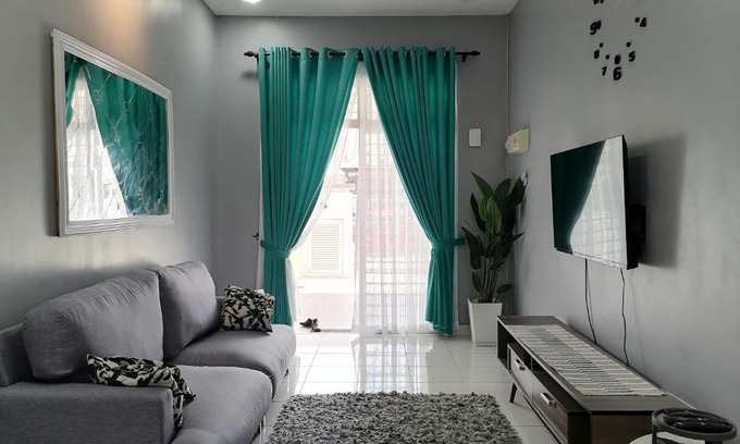 Bandar Penawar House | DKAMAR Homestay At Desaru, IKEA Concept, Wifi, 3 Airconds, Nearby Desaru Beach