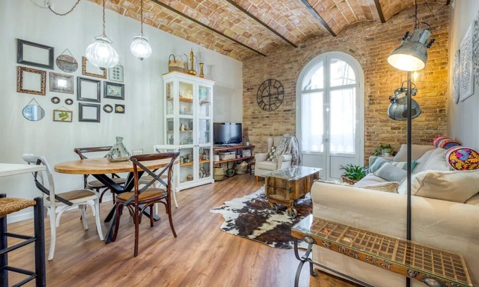 Dreta de l'Eixample Apartment | Do you want to be at home?