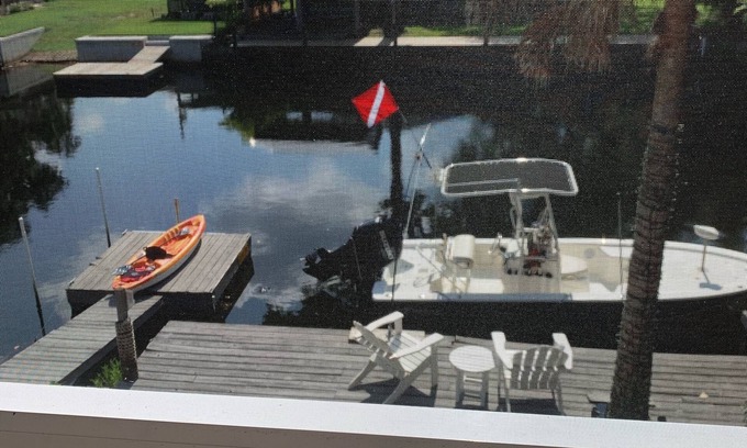 Weeki Wachee Gardens House | Dock Holiday River House sleeps 9