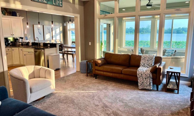 Council Bluffs House | Dock, Paddle, Relax at The Lake