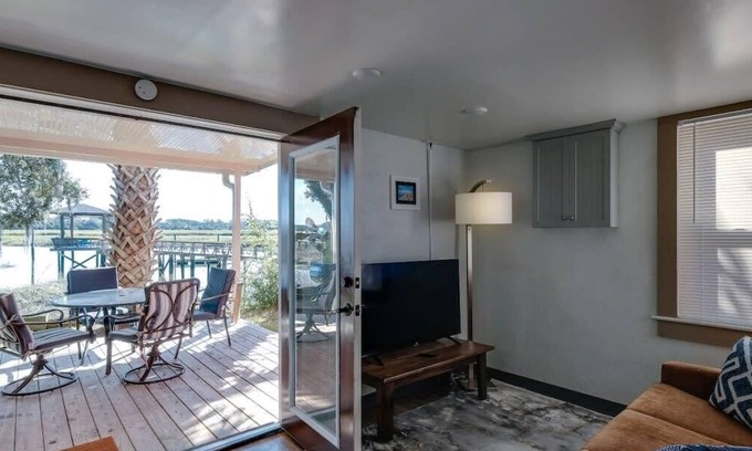 Savannah Apartment | Dock&Volleyball! Near Downtown- Orange Oasis