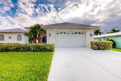 Pelican House | Dockside Dream