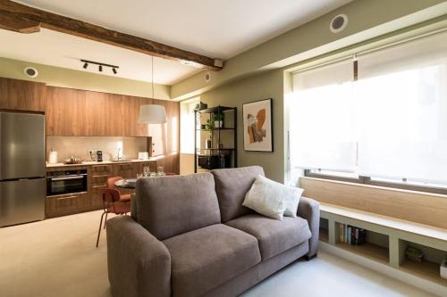 Basurto-Zorroza Apartment | Dockside Haven Olabeaga