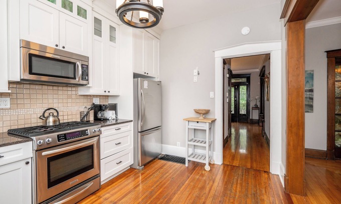 Dayton House | Doctor's Retreat w/Hot Tub – Historic Home in Amazing Location!