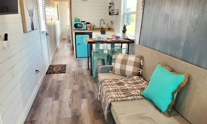Johnson City House | Dog friendly! - #11 is 1 of 3 containers now dog friendly!