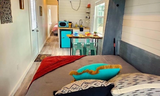 Johnson City House | Dog friendly! - #13 is 1 of 3 containers now dog friendly!