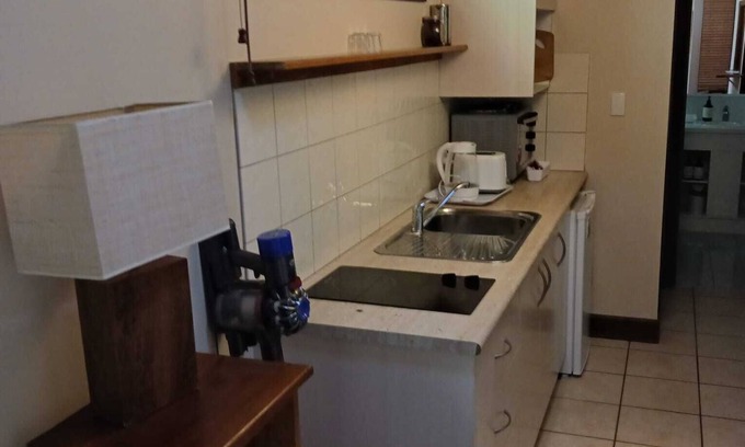 Suffolk Park Apartment | Dog Friendly Beachfront Apartment & Courtyard/pool