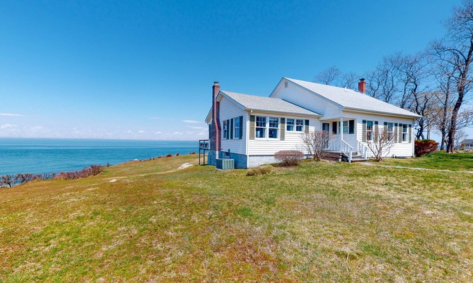 Town of Southold Town House | Dog-Friendly Beachfront Home w/Deck, Free WiFi, Ocean Views, & Wood Fireplace