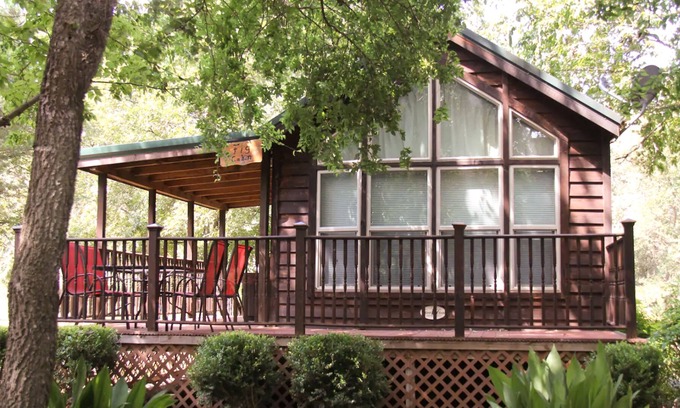 Fredericksburg Cabin | Dog-friendly cabin at a winery w/deck, free WiFi, shared playground, and firepit