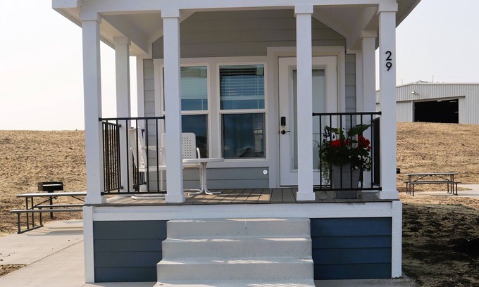 Sandusky Cottage | Dog Friendly cottage with Lake views at Bayfront Resort in Sandusky, Ohio