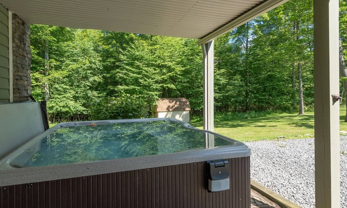Oakland House | Dog Friendly Deep Creek Chalet w/Hot Tub & Deck