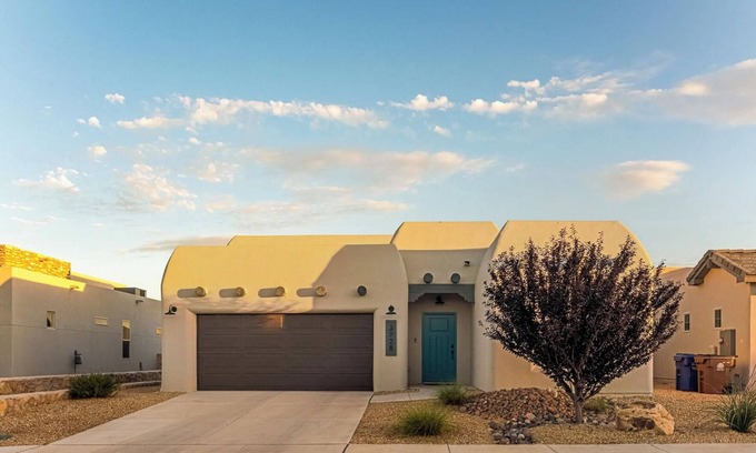 Las Cruces House | Dog-Friendly Gem with Private Back Yard