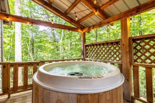 Townsend Cabin | Dog-Friendly Getaway, Adventure Awaits Nearby