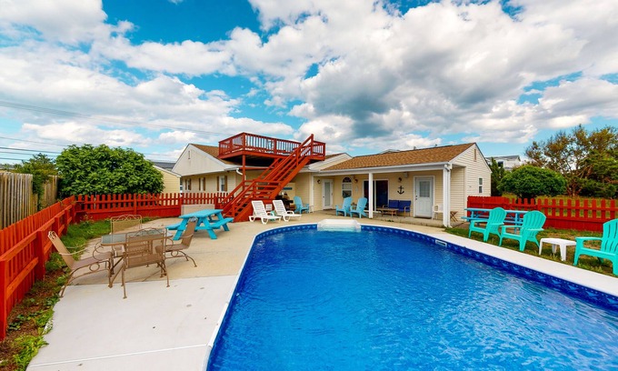 Sandbridge House | Dog-friendly home w/private pool and washer/dryer, WiFi, central AC, patio, deck