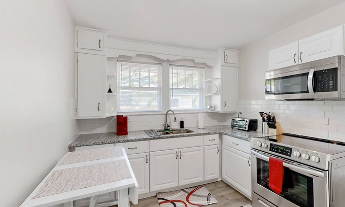 Birmingham House | Dog-friendly home with large yard, washer/dryer, central AC, & porch