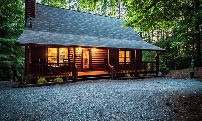 Walnut Mountain Cabin | Dog Friendly, Hot Tub, Secluded Log Cabin, Fireplace, Fire Pit, Game Rm, King Bd