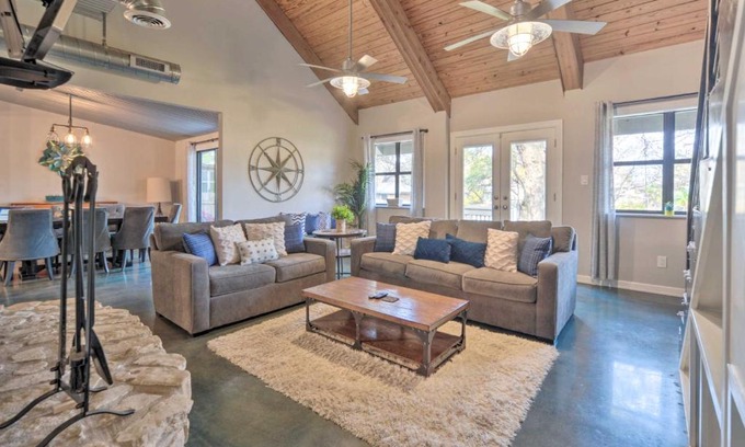 Kingsland House | Dog-Friendly Kingsland Rental on Lake LBJ!
