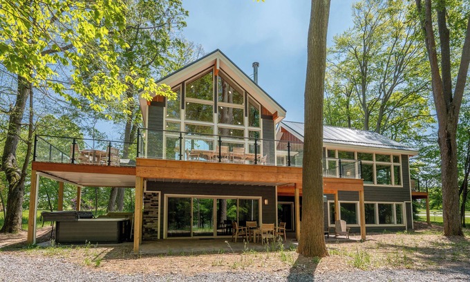 Waterfront Greens House | Dog Friendly Luxe Deep Creek Stay w/Indoor Pool