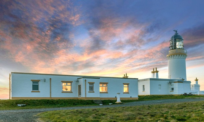 Wick House | Dog-friendly self-catering cottage on the NC500 | Perfect for couples & families