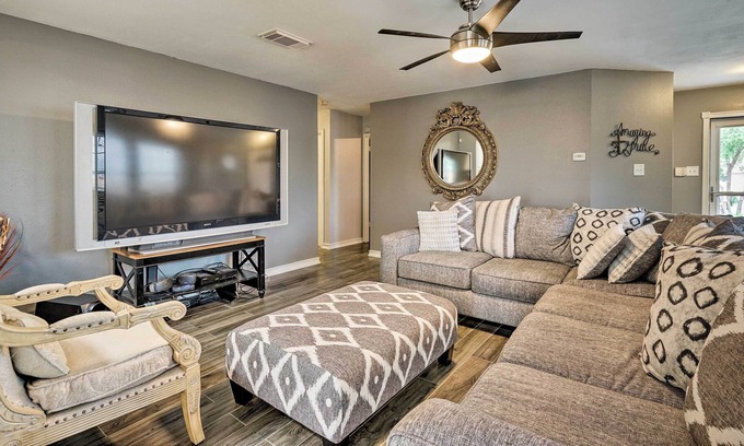 Converse House | Dog-Friendly Texas Retreat w/ Hot Tub, Patio & Bar