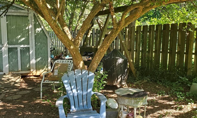 Mechanicsburg House | Dog/kid friendly house with fenced-in yard minutes from major attractions
