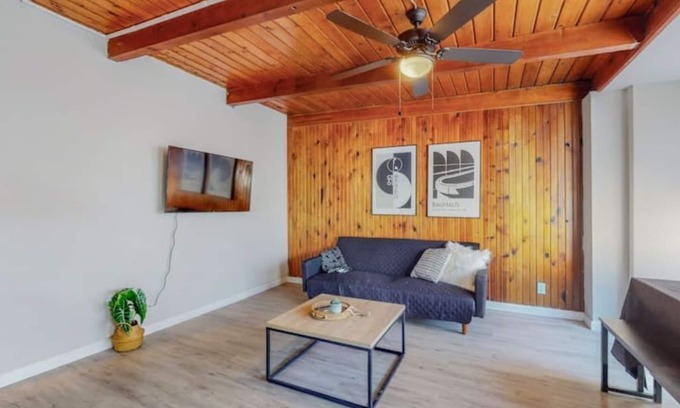 Pueblo Alto Apartment | ⟫ Dog Run & Courtyard 2 Bedroom Apt w/King Bed W&D