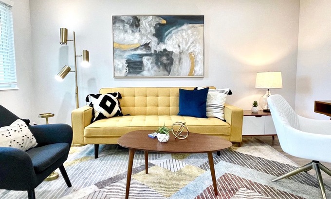 Walnut Creek Apartment | Dogs Stay Free Mid-Century Chic King Bed Walk Downtown Parking