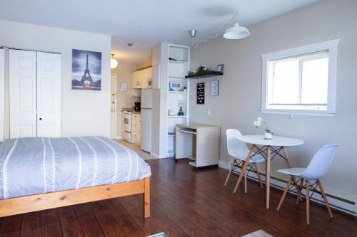 Harrison Hot Springs Apartment | Dogwood Suite 2 Beds and Walkable to Lake