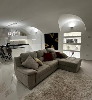 Vittorio Emanuele Apartment | Dolce Vita Luxury