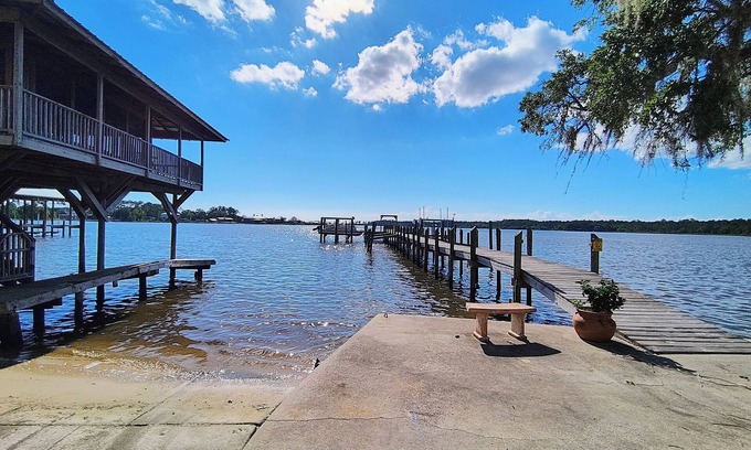 Gulf Shores House | Dolphin Bay Hideaway – Boats Welcome! Spacious Home w/ Tons of Perks