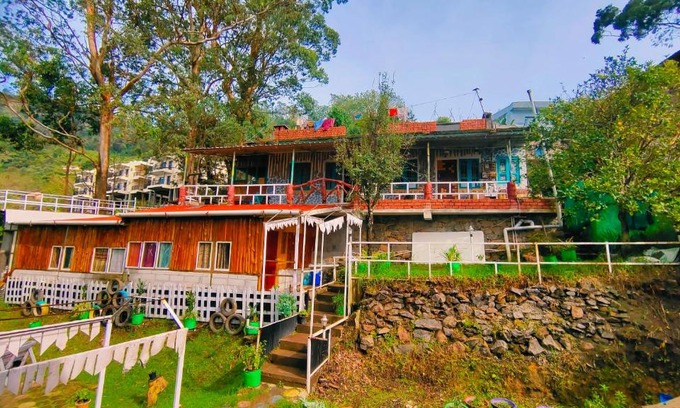 Vattakanal Hostel | Dolphin Valley Resorts